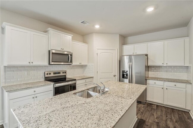 Building Photo - 211 Stoneybrook Dr