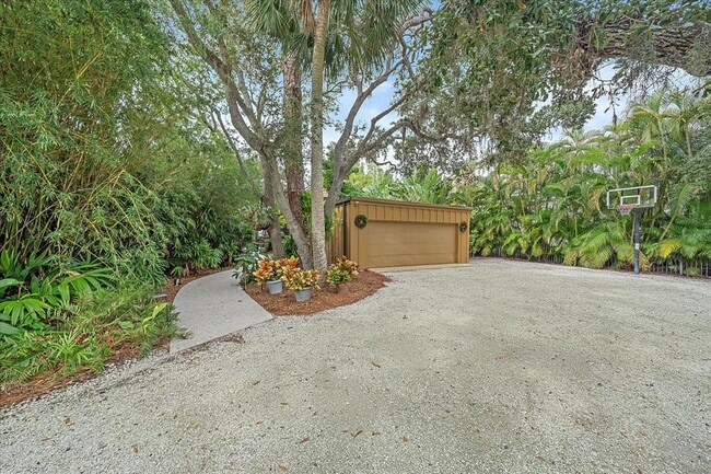 Building Photo - 3348 Old Oak Dr