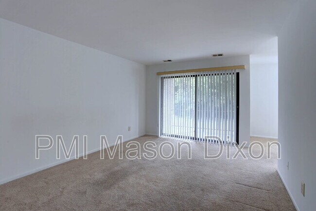 Building Photo - 6043 Majors Ln