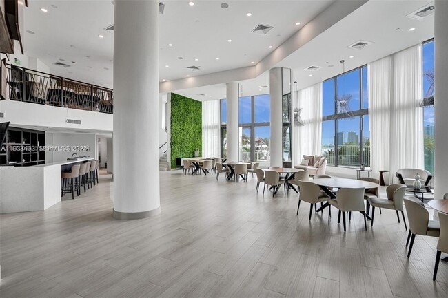 Building Photo - 1000 E Island Blvd