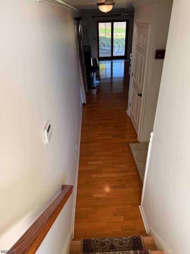 Building Photo - 518 Downer St