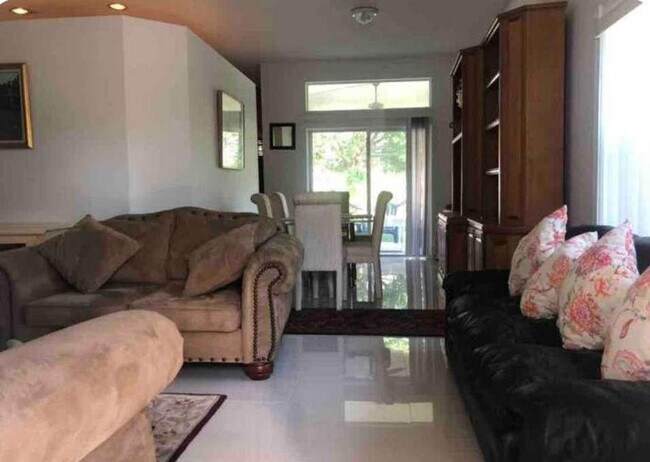 Building Photo - 862 Vista Meadows Dr