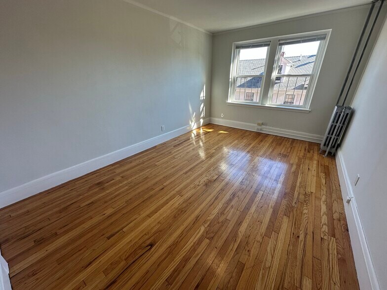 Building Photo - 119 Highland Ave