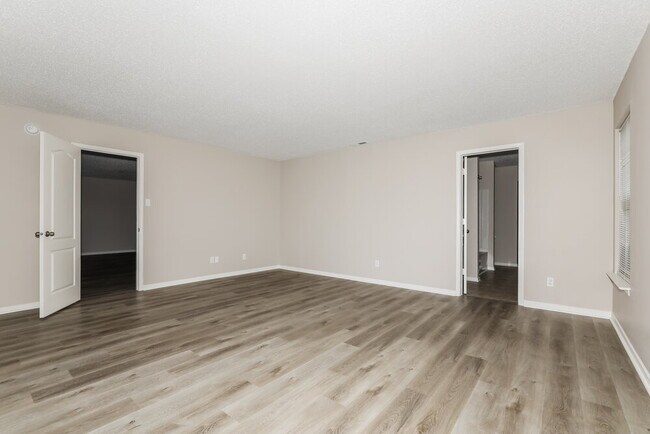 Building Photo - 2250 Cedarmill Dr