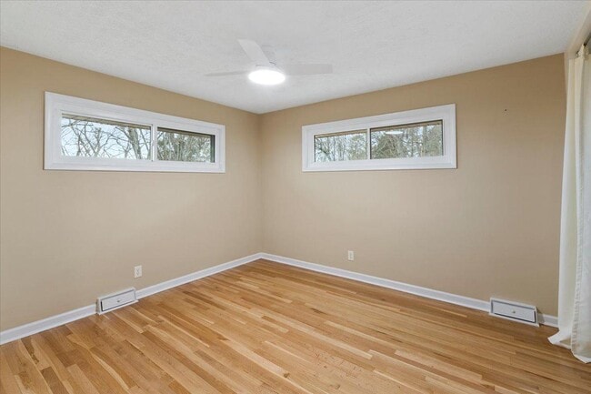 Building Photo - 100 9th Ave