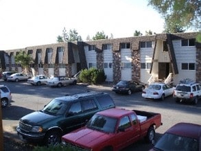 Building Photo - River West Apartments