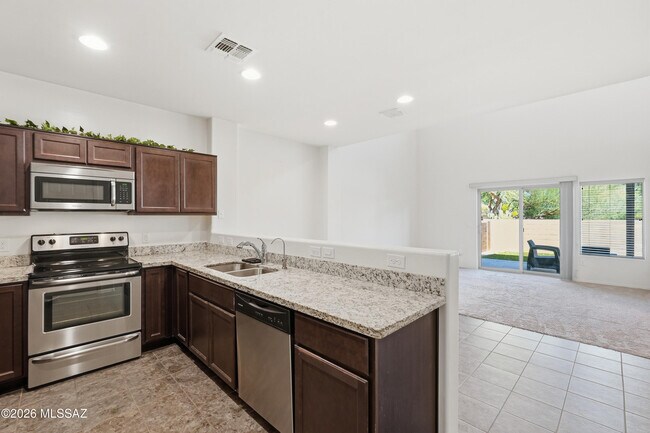 Building Photo - 4162 N Thurston Ln