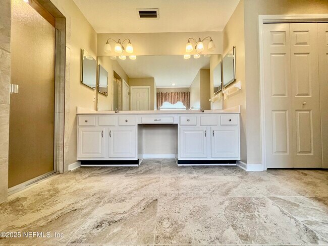 Building Photo - 2284 Emilys Way