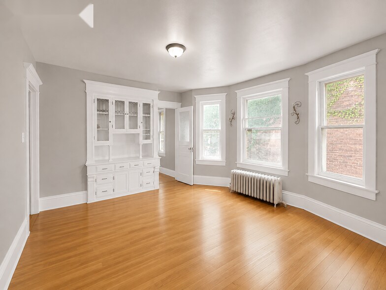 Dinning Room - 2520 N Humboldt Blvd