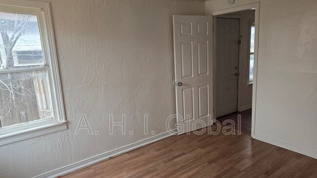 Building Photo - 309 N Florida St