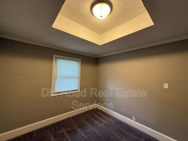 Building Photo - 1121 Kunz Ave