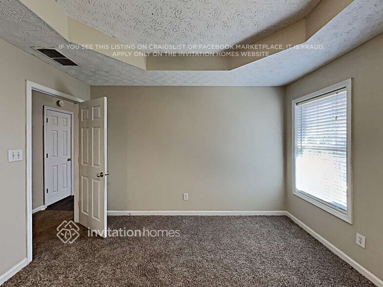 Building Photo - 70 Eastwood Forest