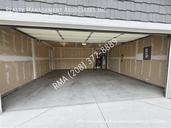 Building Photo - 6031 N Spindrift Ave