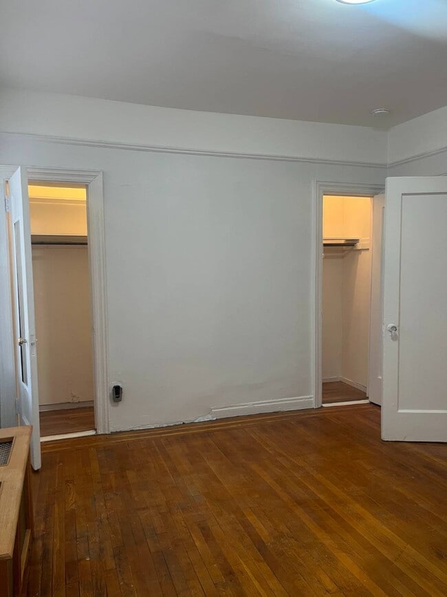 Building Photo - 1065 Grant Ave