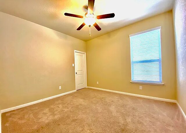 Building Photo - 15527 Birdstone Ln