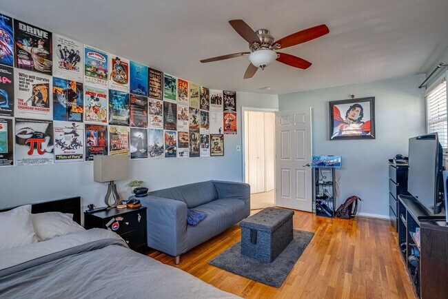 Building Photo - Gorgeous single-family home close to Belvo...