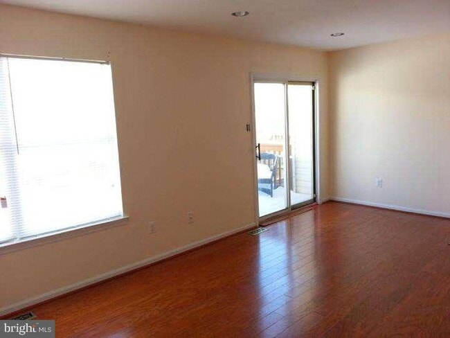 Building Photo - 4666 Louise St Claire Dr