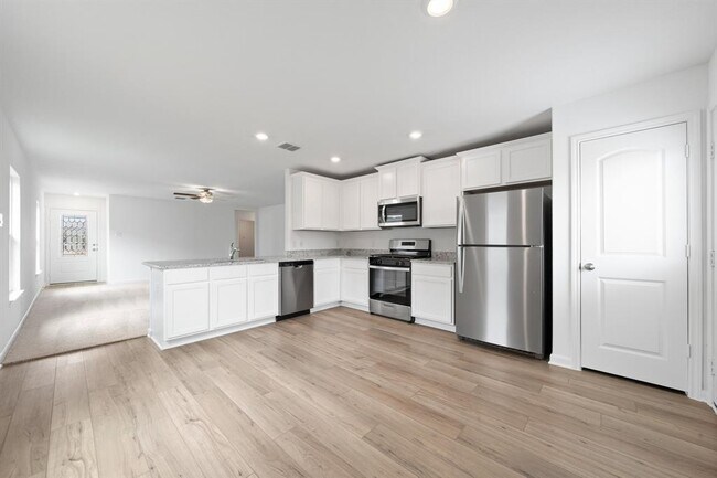 Building Photo - 14704 Wahlbergs Wy