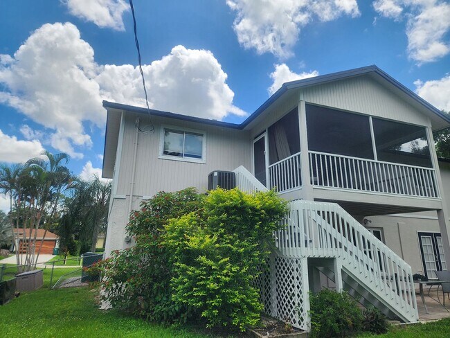 Building Photo - 1337 Center Ln