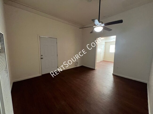 Building Photo - 1411 Nancy St