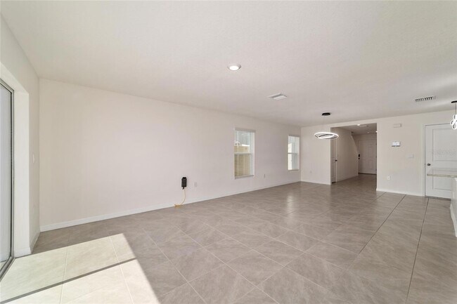 Building Photo - 8741 SW 45th Ct