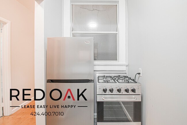 Building Photo - 692 Valencia St