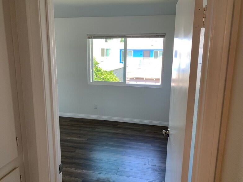 2nd Bedroom - 4365 Louisiana St