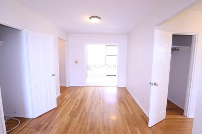 Building Photo - 2 bedroom in Queens NY 11374