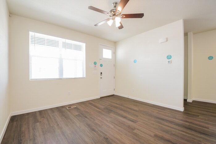 Building Photo - 13520 Oneida Ln