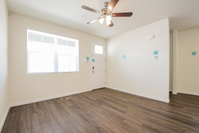 Building Photo - 13520 Oneida Ln