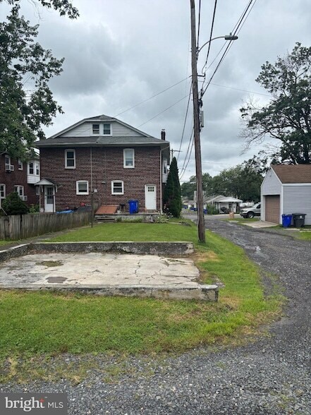 Building Photo - 70 S Mt Vernon St