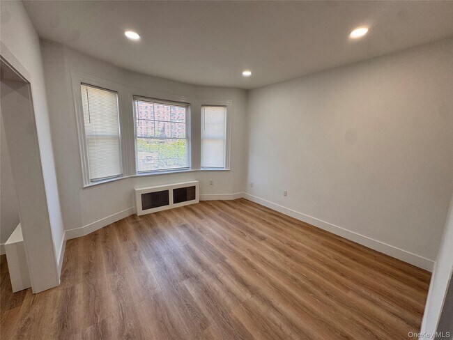 Building Photo - 103 Leland Ave