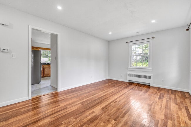 Building Photo - 19 Sunset Dr