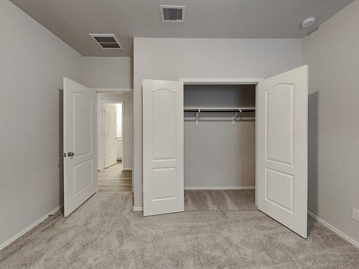 Building Photo - 1610 Diamond Mountain Dr