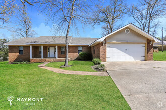 Building Photo - 3006 Hilldale Rd