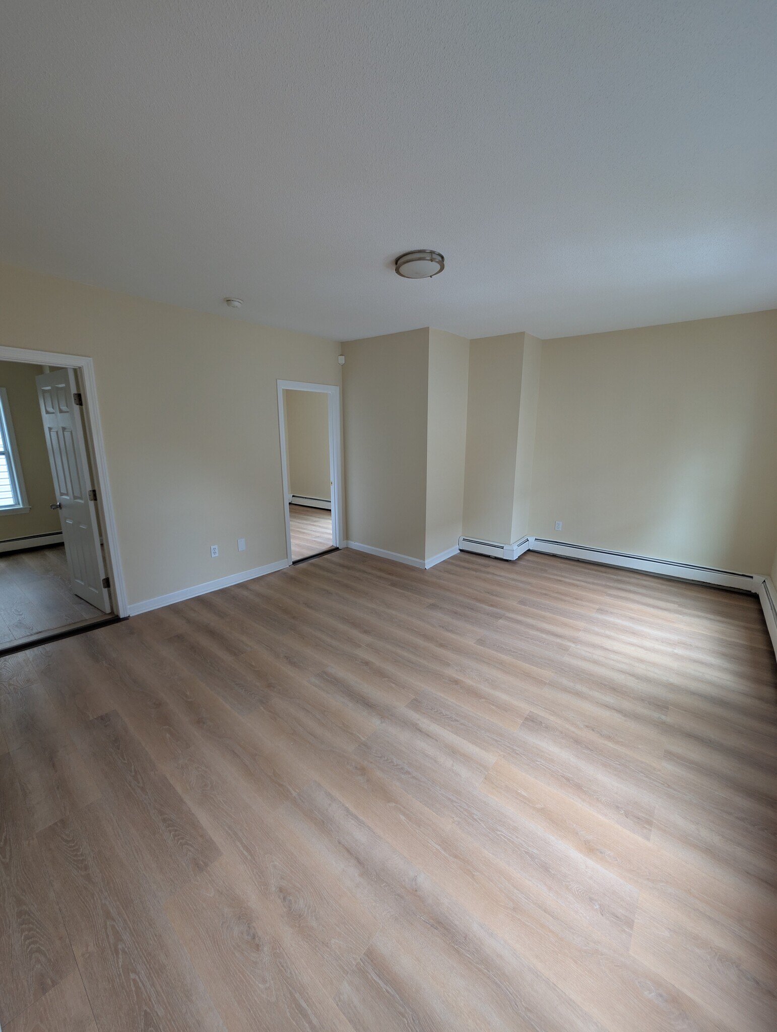 Building Photo - 476 3rd St