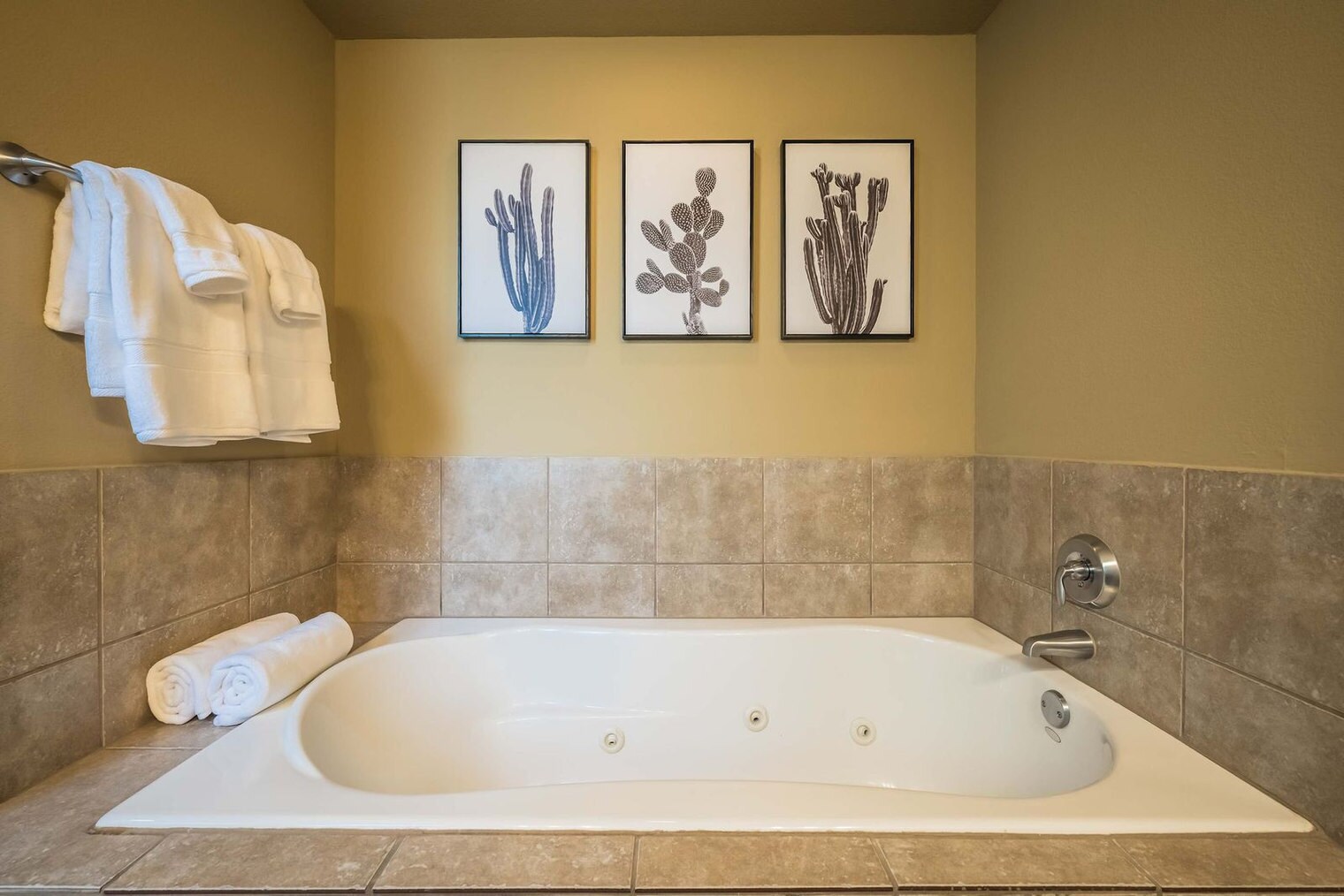 Building Photo - 1115 Kinney Ave