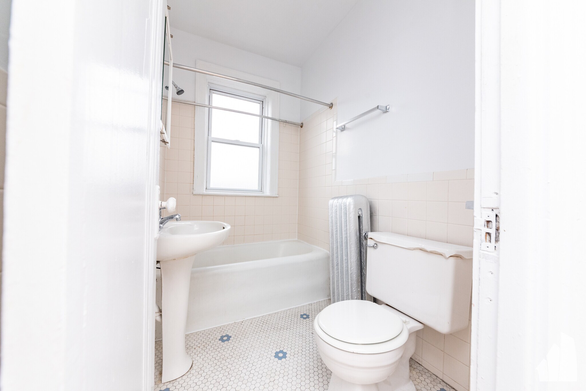 Building Photo - 4414 N Whipple St