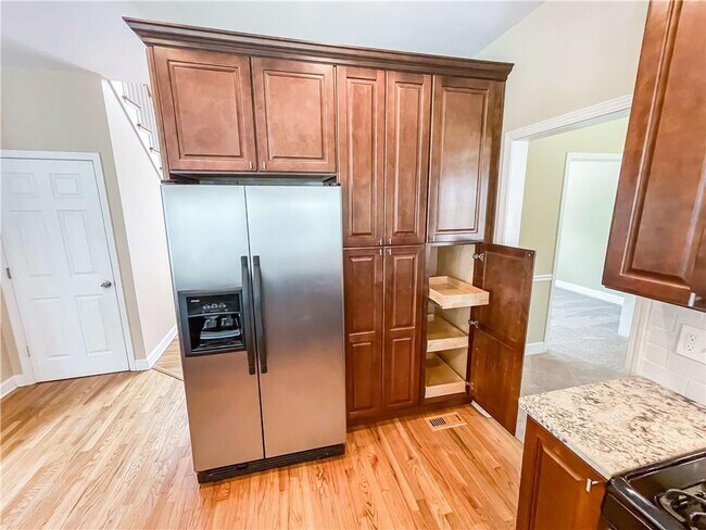 Building Photo - 1598 Brentwood Dr