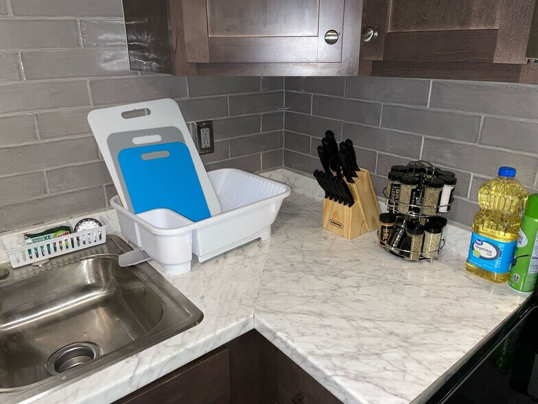 Building Photo - 66 Westerlo St