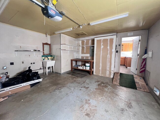 Building Photo - 37565 2nd St