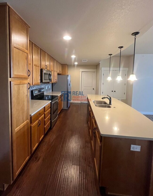 Building Photo - 2241 Limon Dr