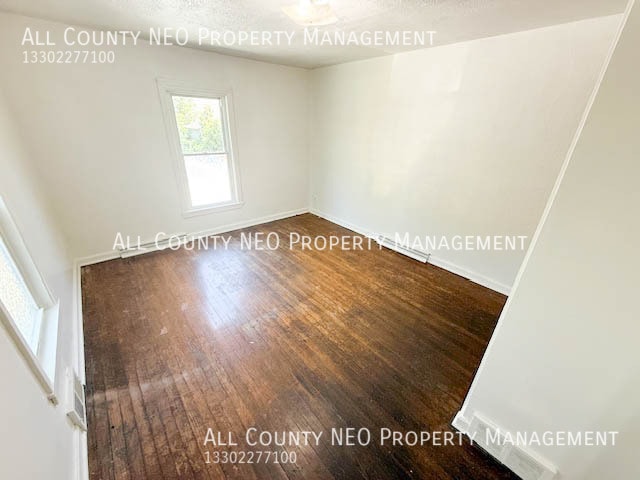 Building Photo - 859 Brown St
