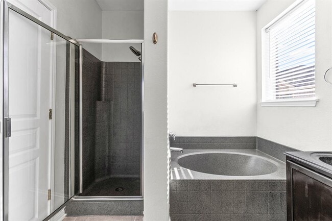 Building Photo - 4209 Rolling Water Dr