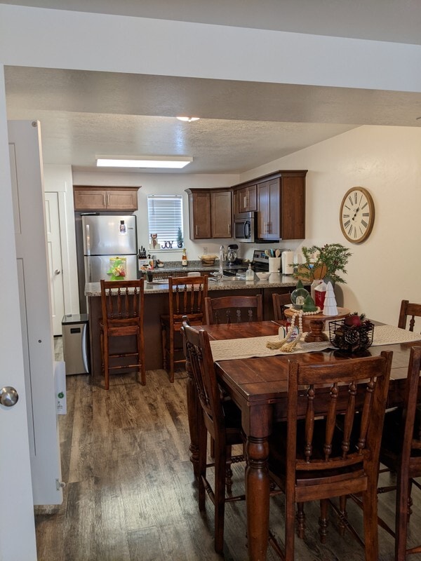 Building Photo - 91 E 200 S