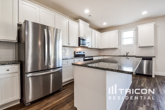 Building Photo - 4030 Bella View Ln