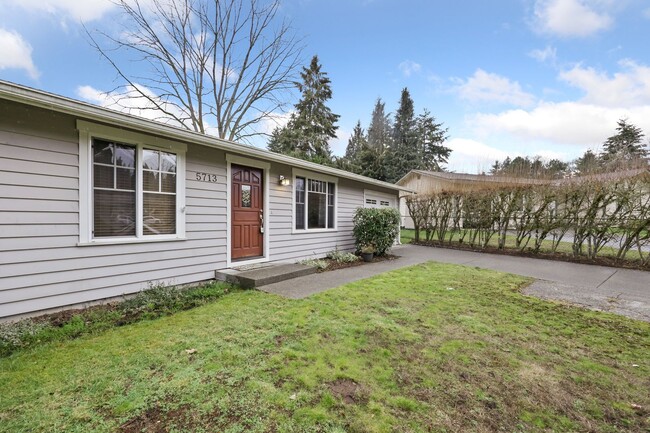 Building Photo - A/C Move in ready home with 3 bed - 1 bath...