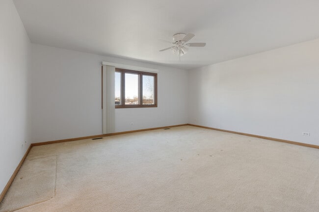 Building Photo - 820 Adam Ln