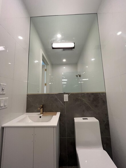 Building Photo - 51 Grace St