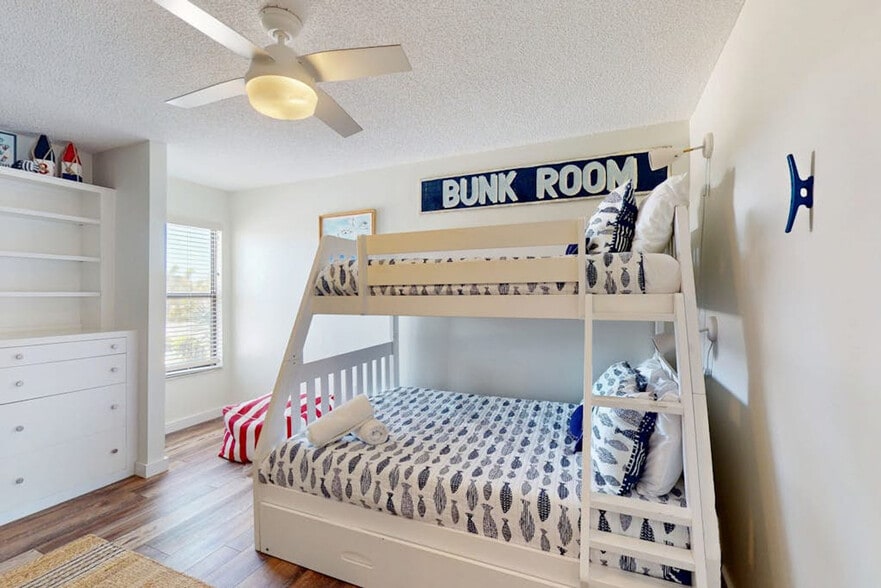 Building Photo - 525 Loquat Dr
